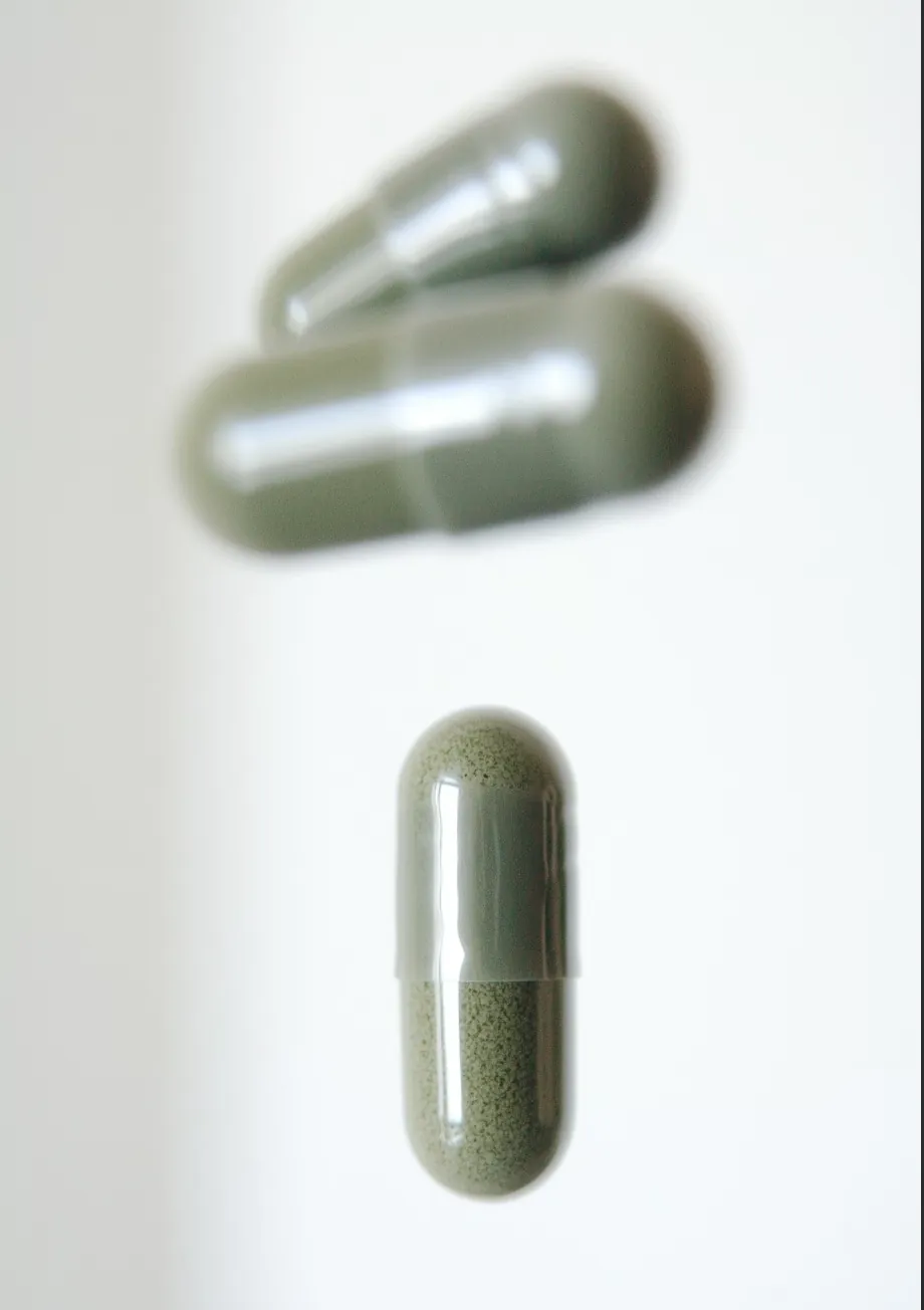 Capsule suspended in liquid